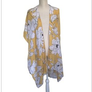 DO EVERYTHING IN LOVE Yellow White Black Floral Print Kimono Polyester One Size